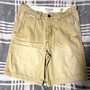 ABERCROMBIE & FITCH Men’s Flat Front Khaki Shorts (Size - 32)